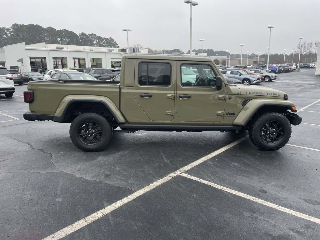 Used 2025 Jeep Gladiator Sport image 12