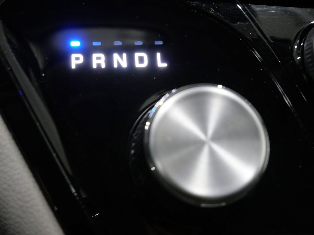 Used 2023 Chrysler Voyager LX image 21