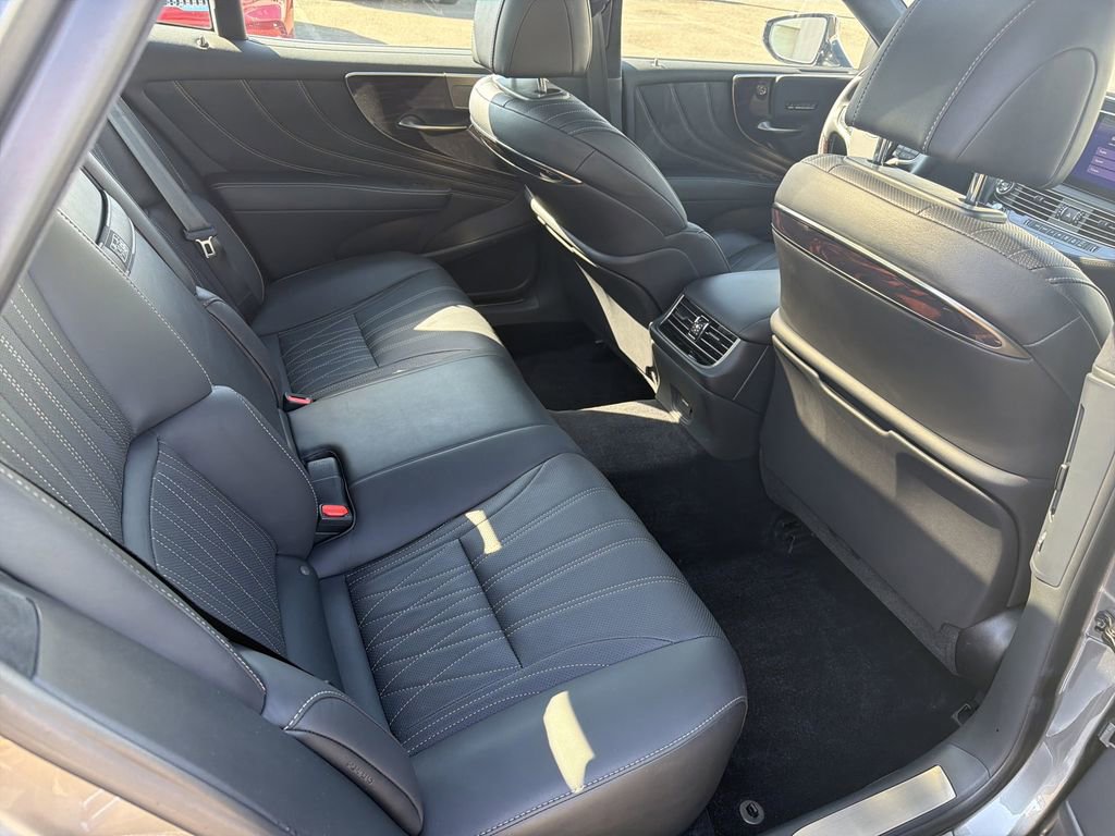 Used 2023 Lexus LS 500 AWD w/ Interior Upgrade Package image 15
