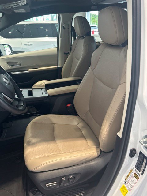 Certified 2024 Toyota Sienna Limited AWD/4WD image 7