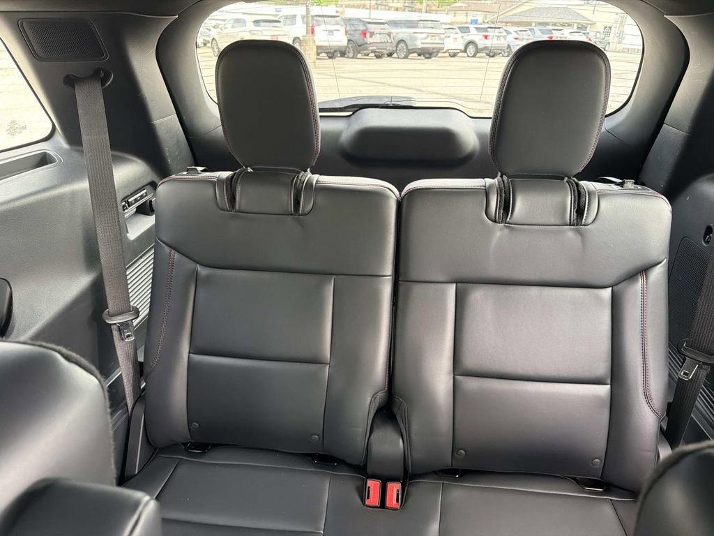 Used 2025 Ford Explorer ST-Line w/ Premium Package image 17