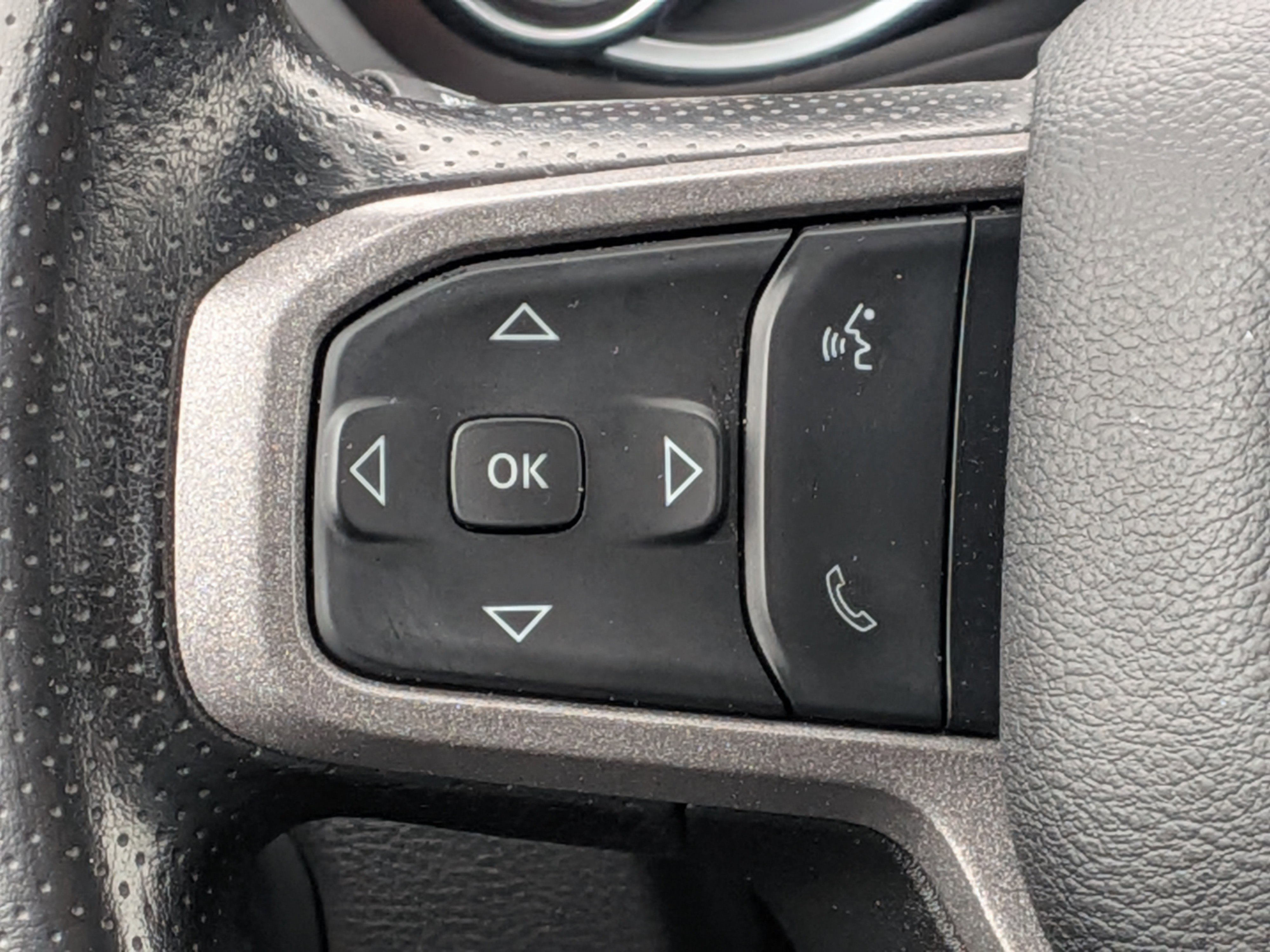 Used 2024 RAM 2500 Tradesman w/ Chrome Appearance Group image 30