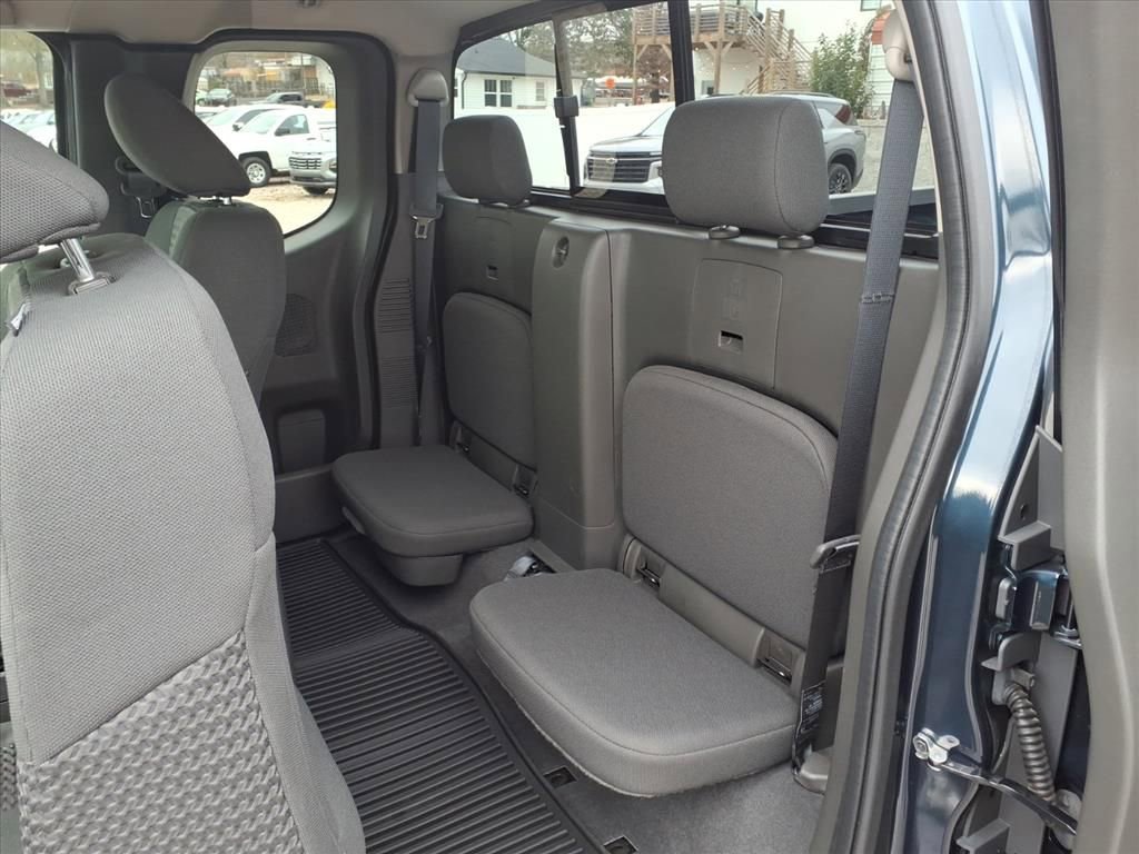 Used 2021 Nissan Frontier SV w/ SV Utility Package image 13