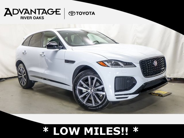 Used 2025 Jaguar F-PACE R-Dynamic S image 1