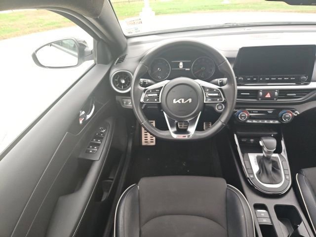 Used 2024 Kia Forte GT-Line w/ GT-Line Premium Package image 32