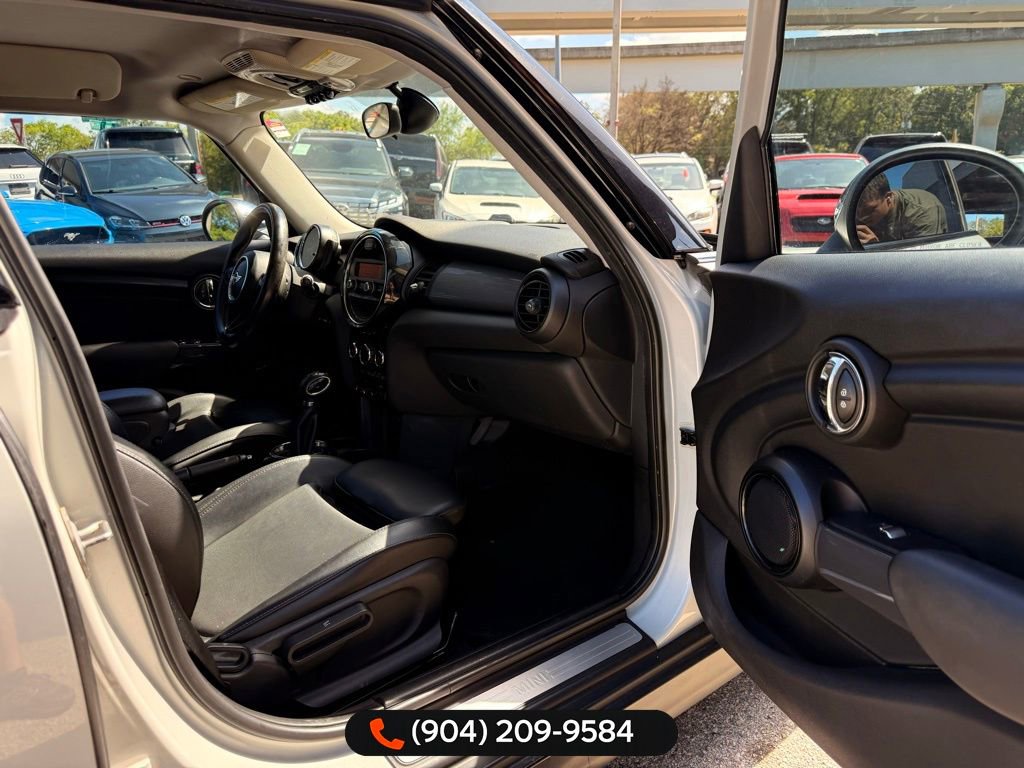 Used 2015 MINI Cooper 4-Door Hardtop image 26