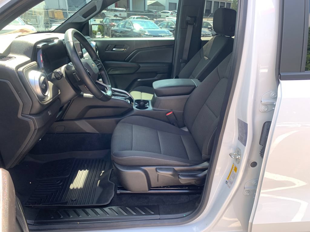 Used 2024 Chevrolet Colorado LT w/ LT Convenience Package RWD image 17