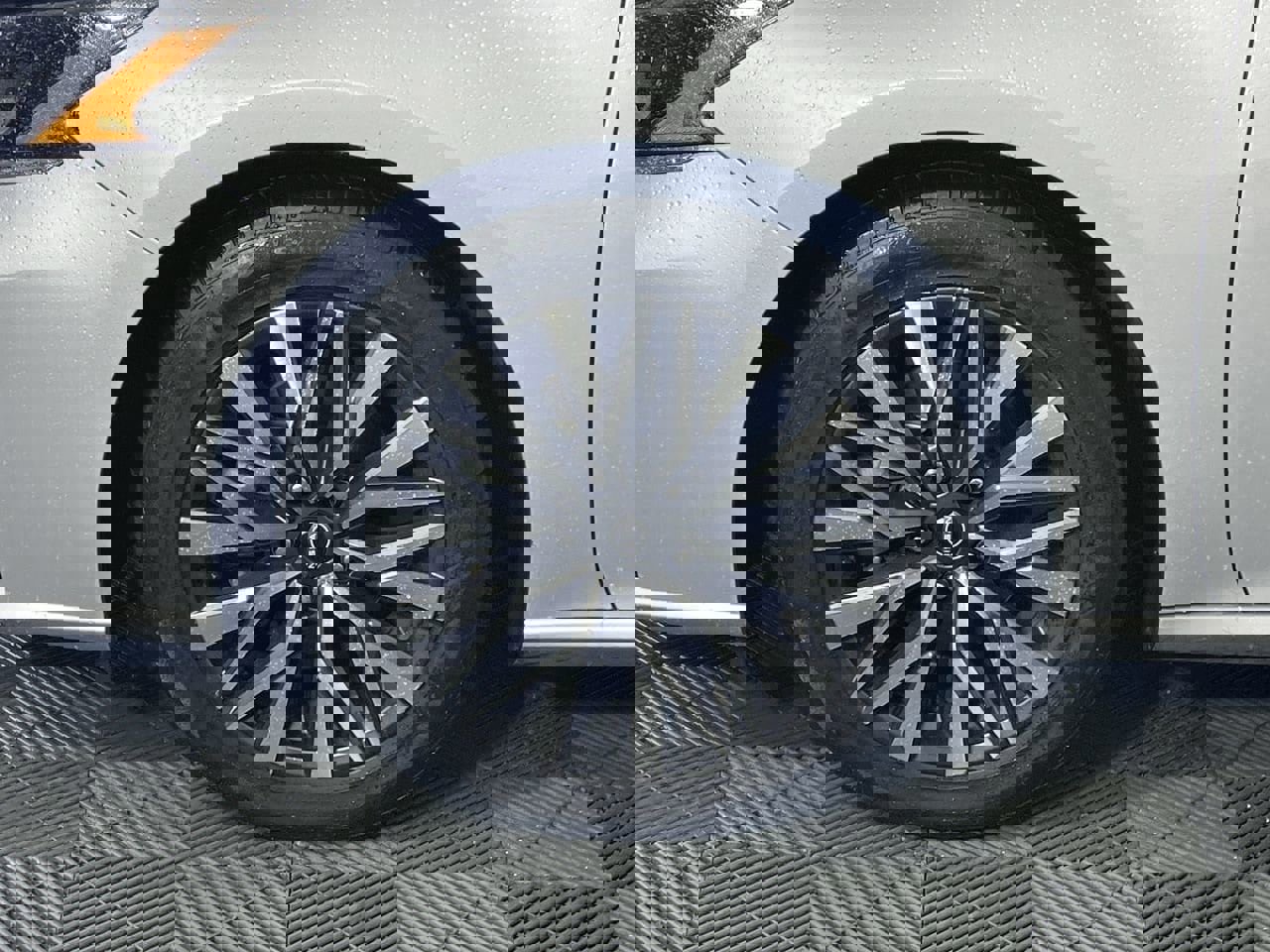 Used 2024 Nissan Altima 2.5 SV image 10