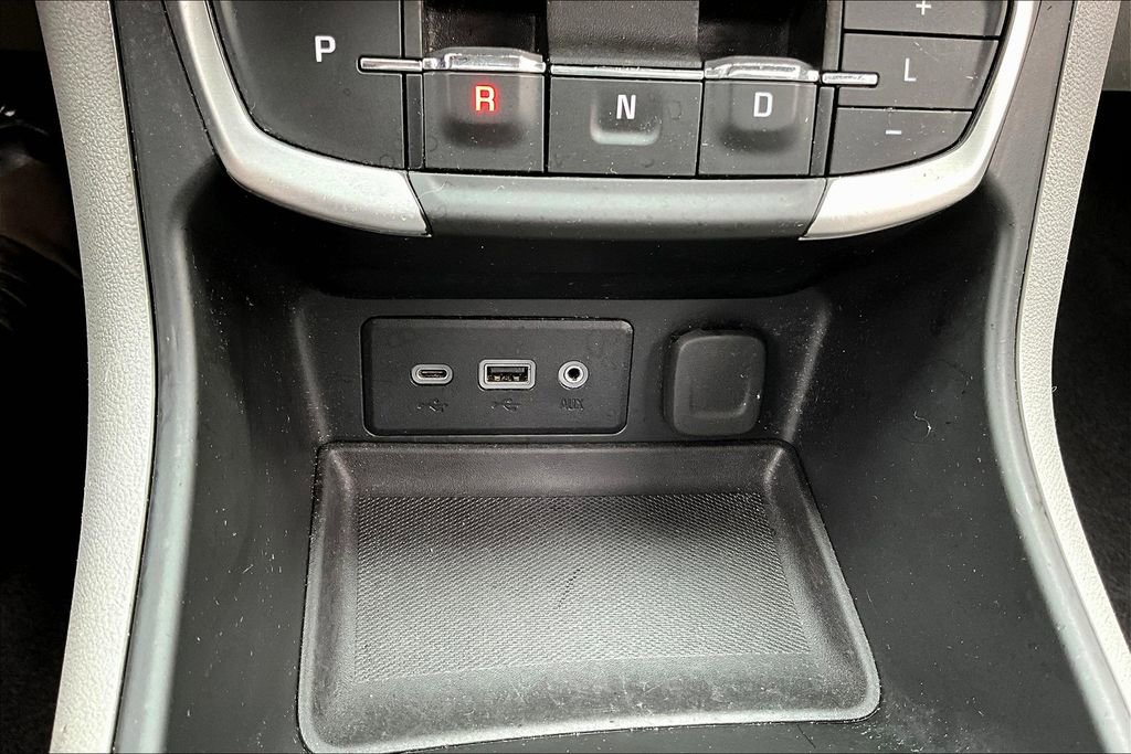 Used 2023 GMC Terrain SLE w/ Driver Convenience Package image 16