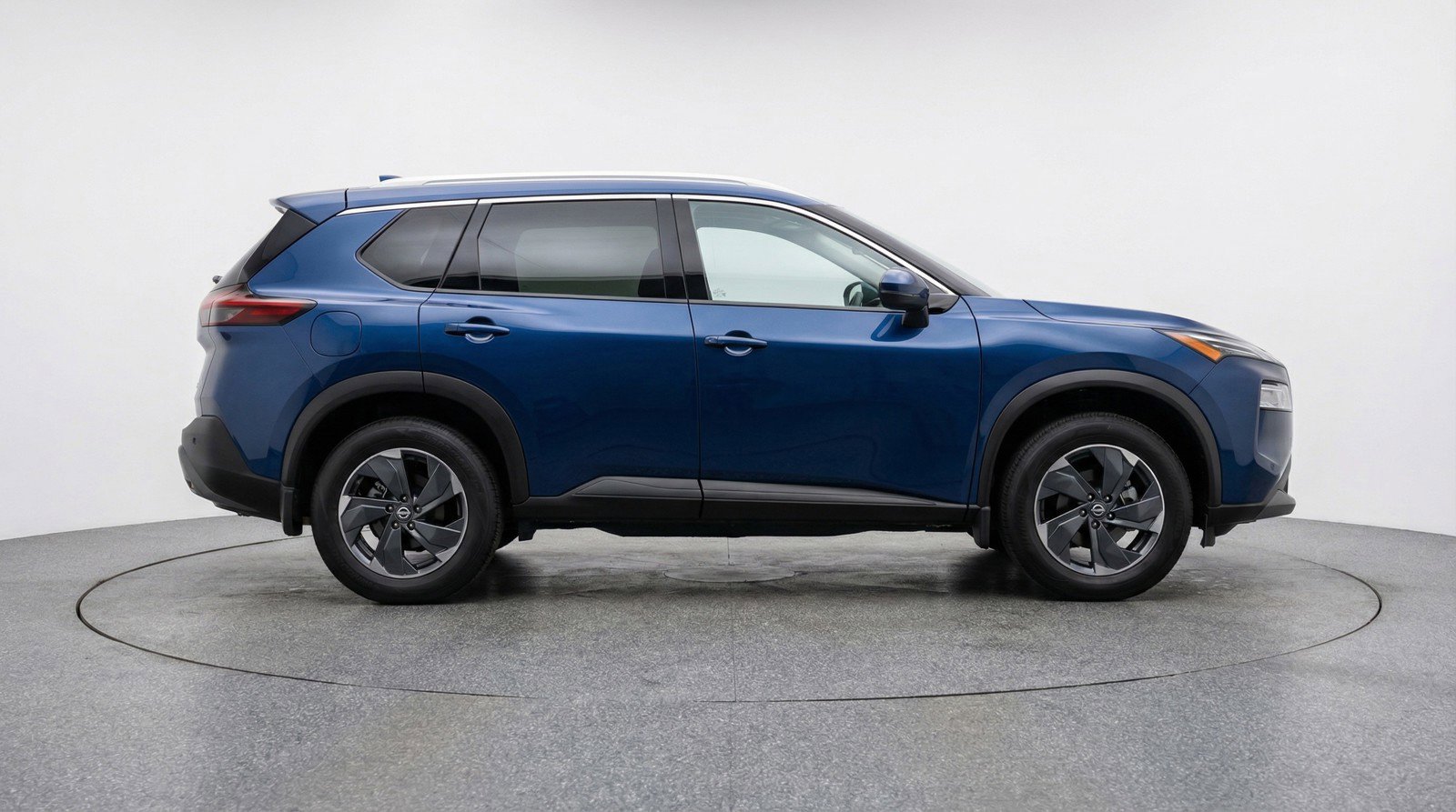 Used 2025 Nissan Rogue SV AWD/4WD image 11