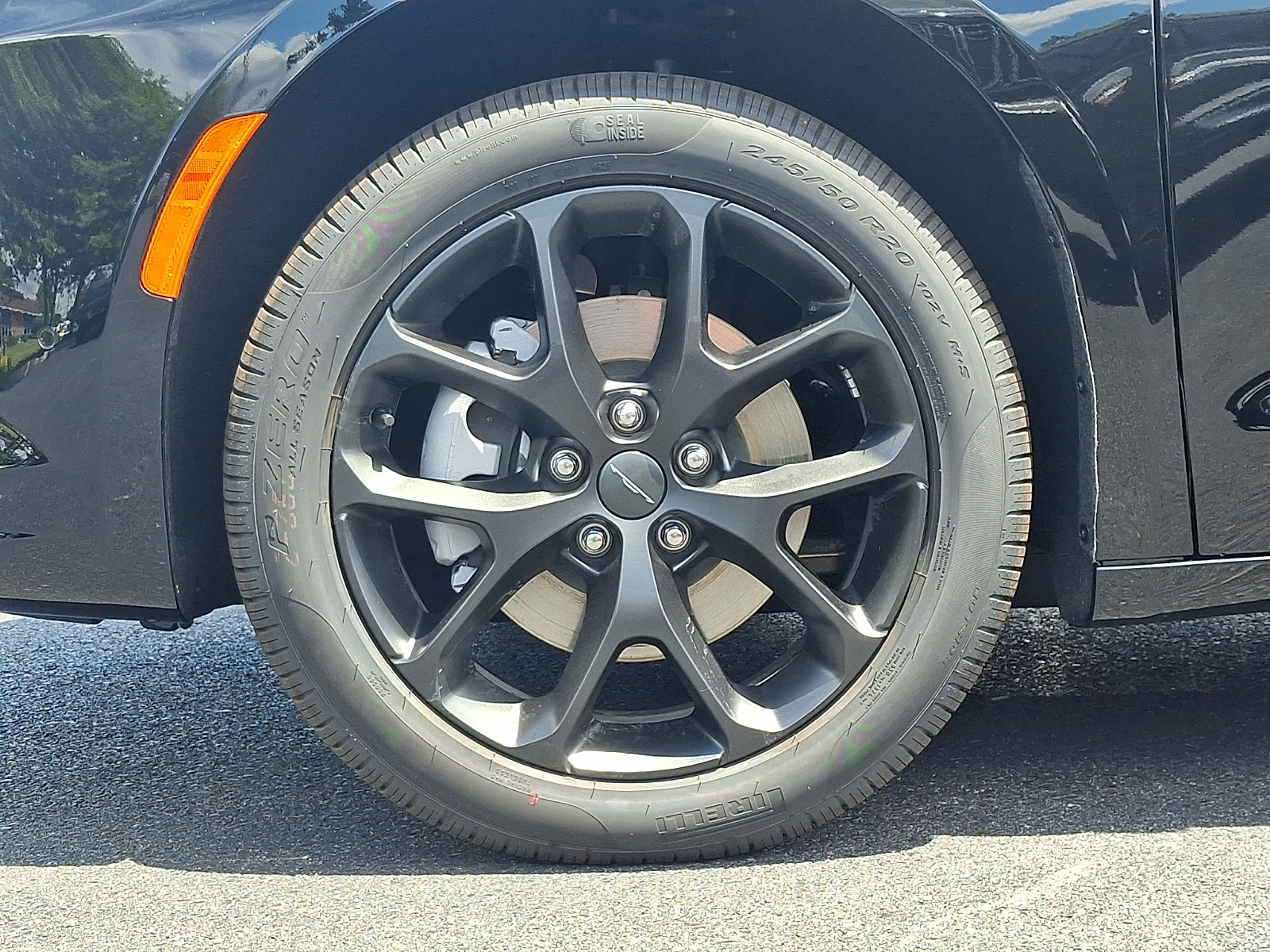 New 2027 Chrysler Pacifica Limited AWD/4WD image 5