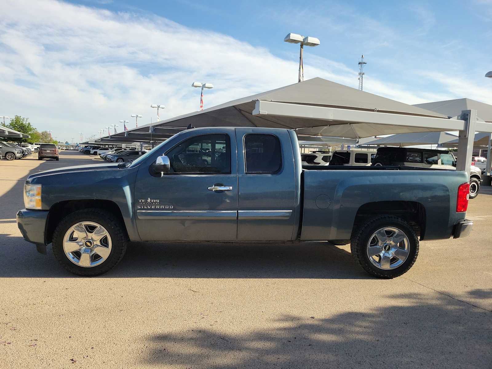 Used 2011 Chevrolet Silverado 1500 LT w/ Texas Edition RWD image 6