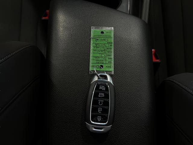 Used 2022 Hyundai Elantra SEL w/ Convenience + Premium Package image 17