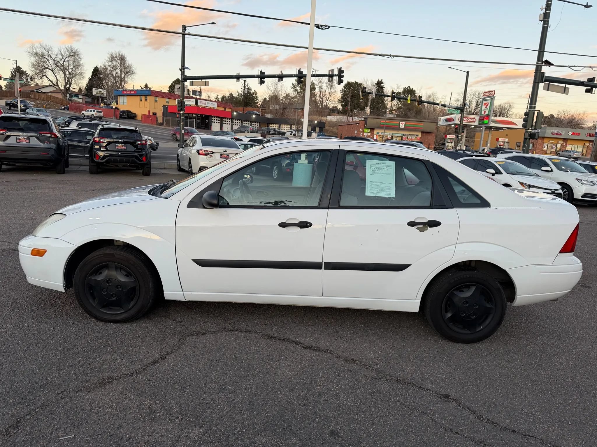 Used 2004 Ford Focus LX FWD image 5