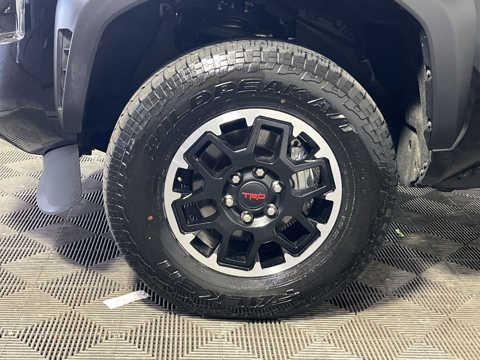 Used 2025 Toyota Tacoma TRD Off-Road AWD/4WD image 13