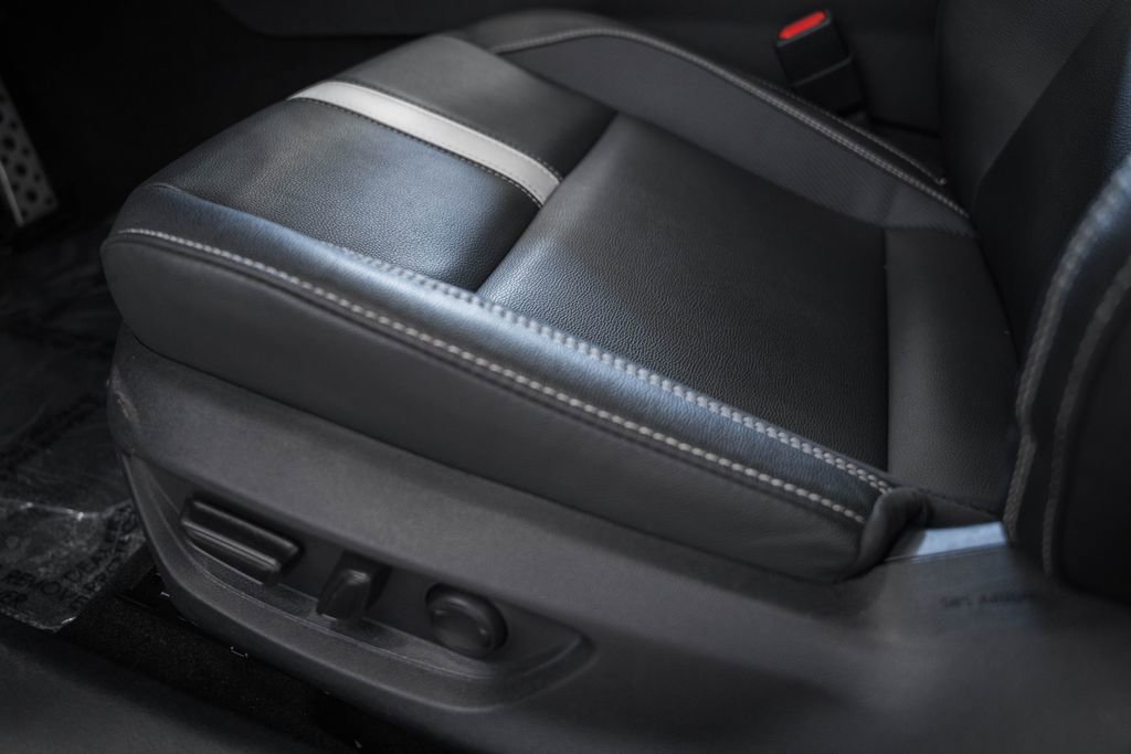 Used 2025 Toyota Camry SE image 35