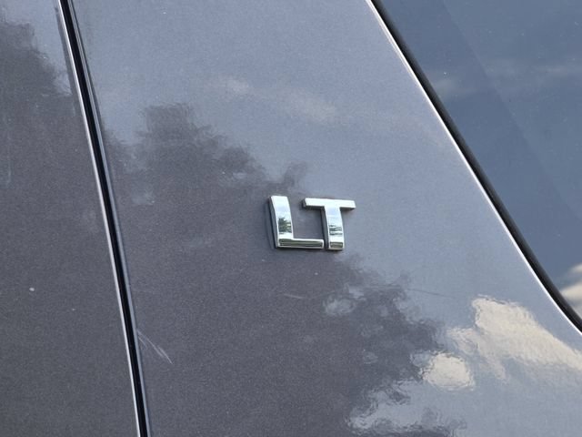 Used 2011 Chevrolet Suburban LT RWD image 33