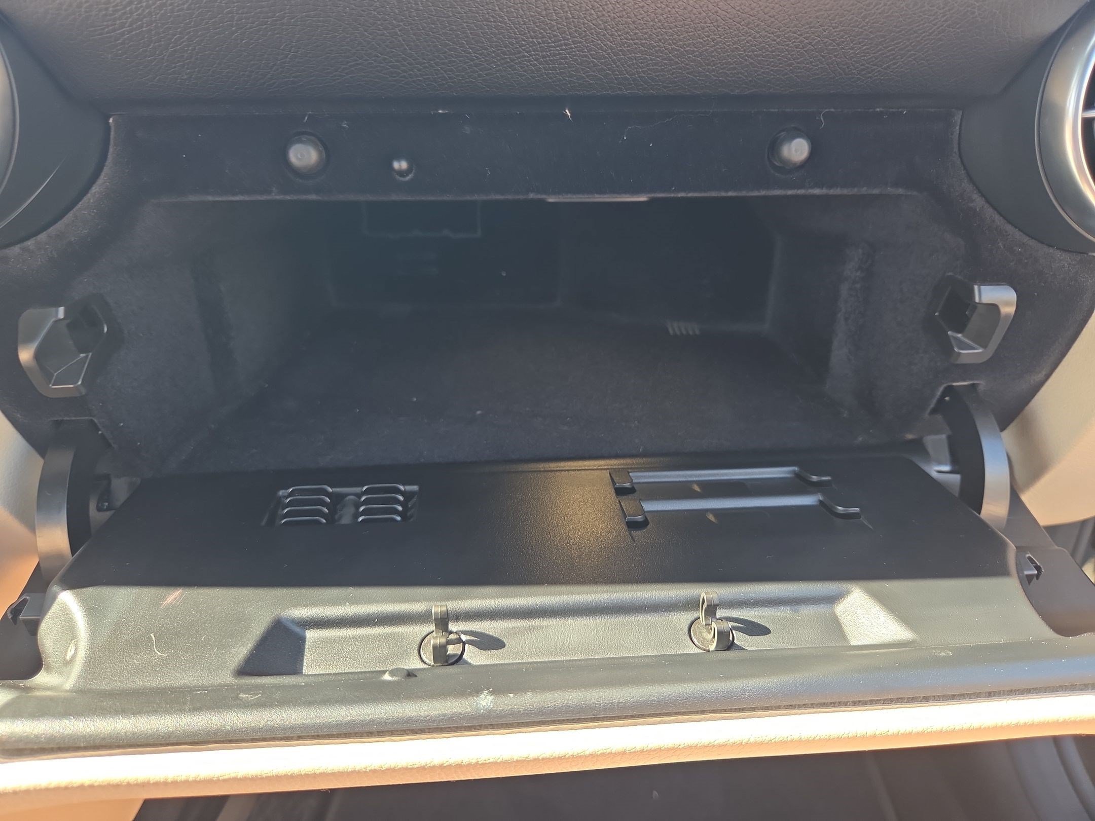Used 2019 Mercedes-Benz SLC 300 image 30