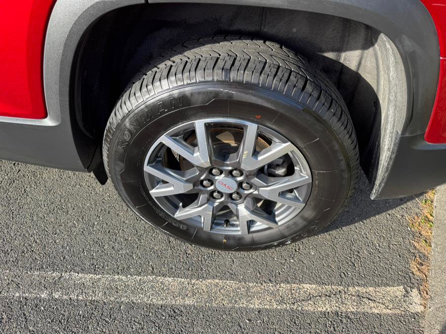 Used 2023 GMC Acadia SLT image 13
