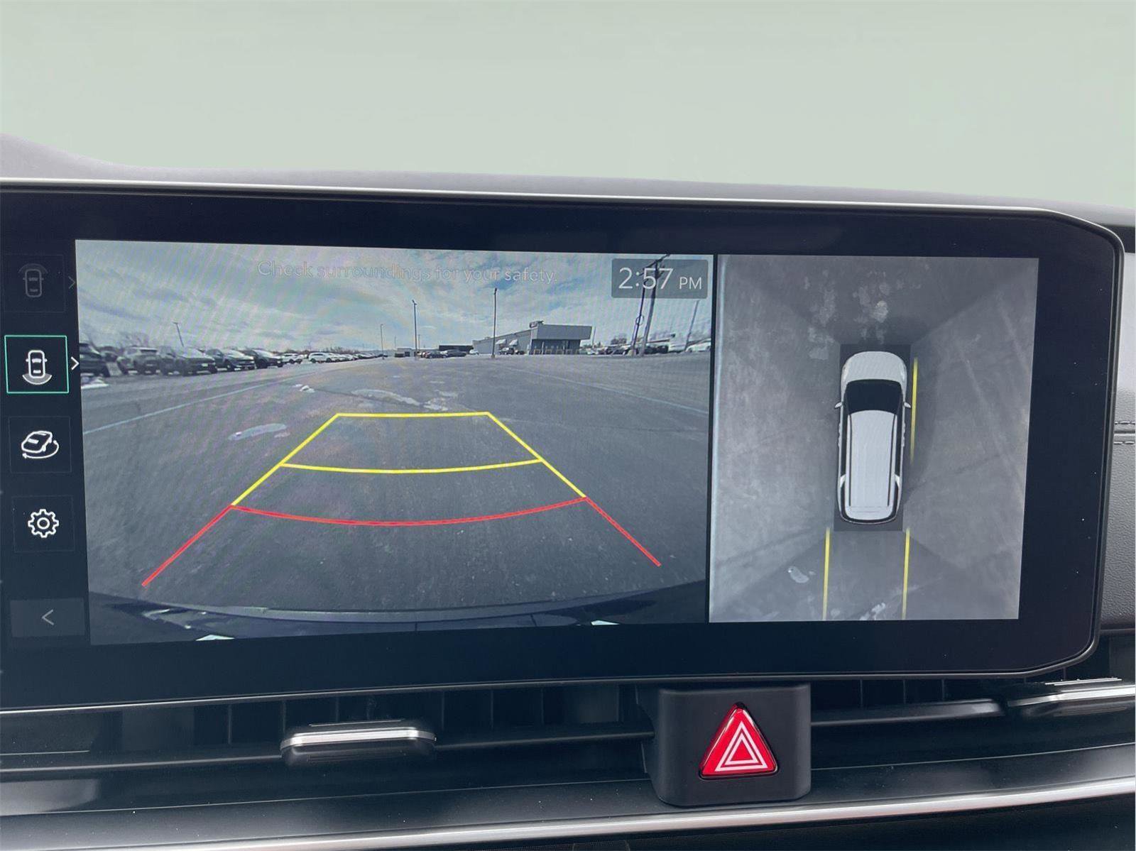 Used 2025 Kia Carnival SX Prestige image 32