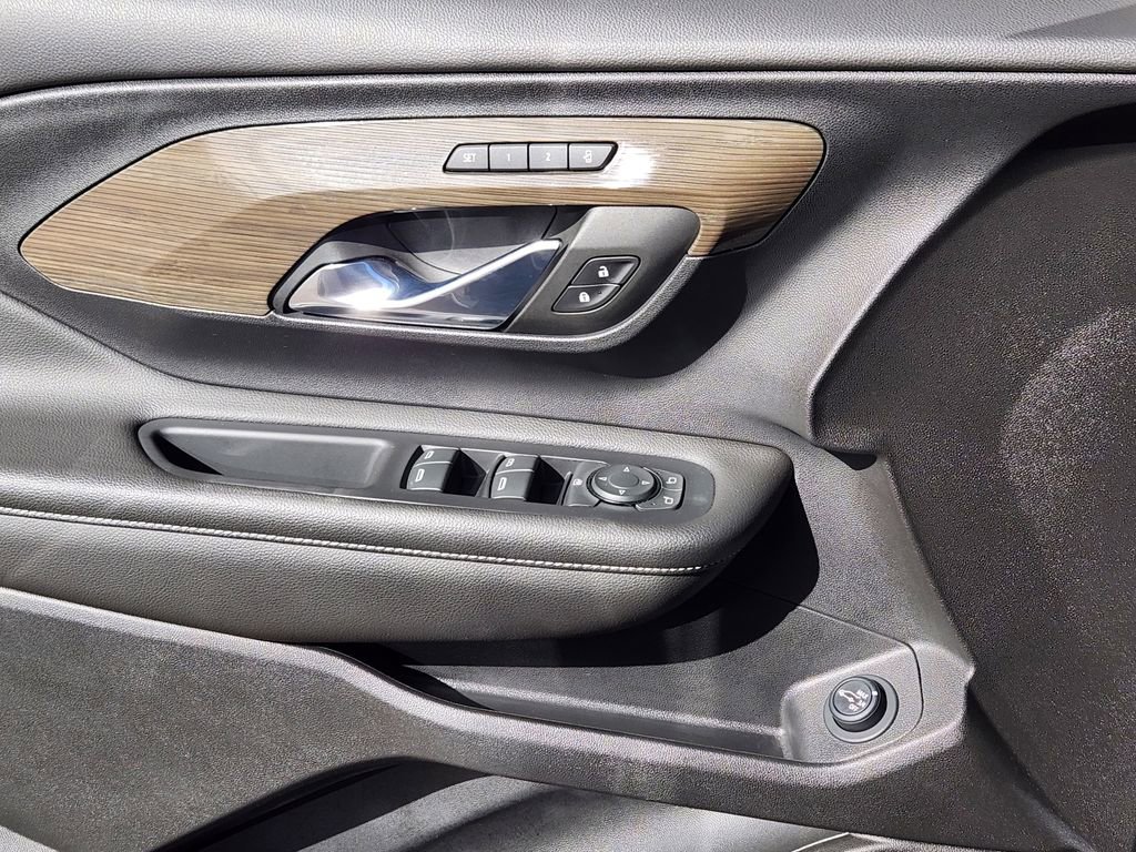 Used 2023 GMC Terrain Denali image 12