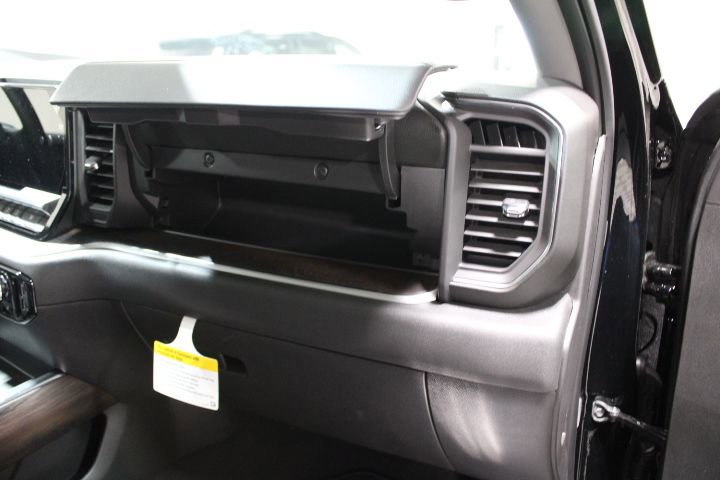 New 2026 GMC Sierra 1500 SLT w/ SLT Premium Plus Package image 28