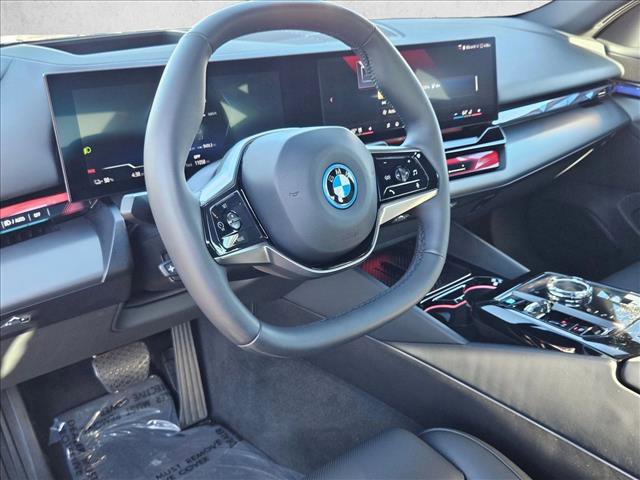 Certified 2025 BMW i5 xDrive40 w/ Executive Package image 13