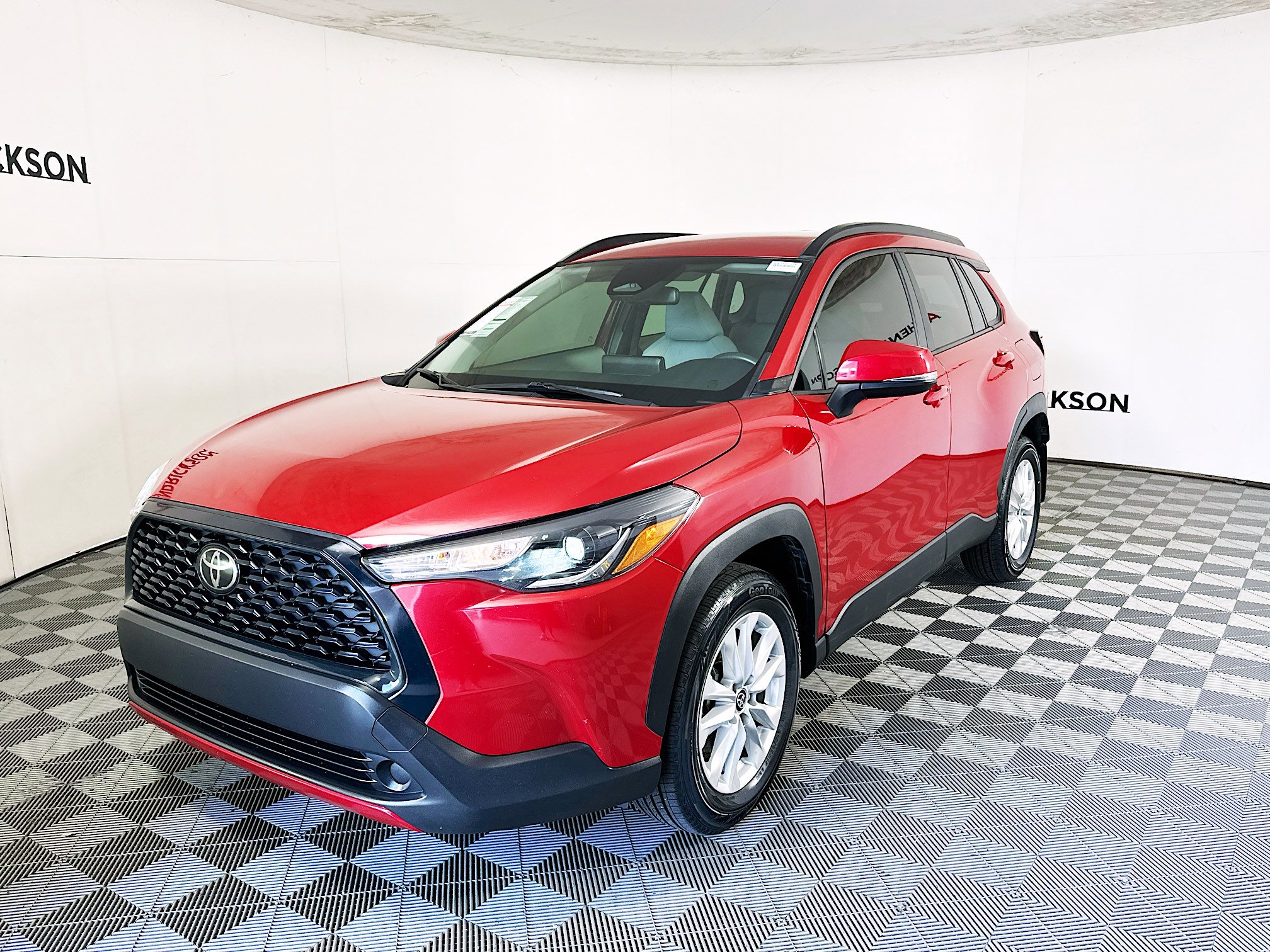 Used 2023 Toyota Corolla Cross LE image 7