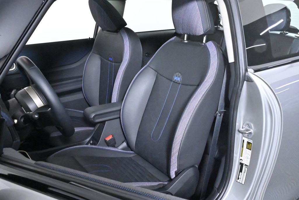 Certified 2025 MINI Cooper S image 19