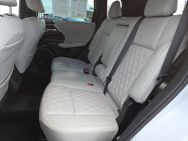 Used 2023 Mitsubishi Outlander SEL AWD/4WD image 11