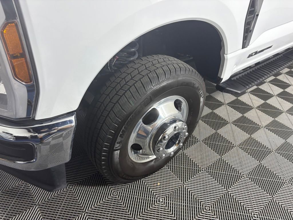 Certified 2025 Ford F350 XL w/ XL Driver Assist Package AWD/4WD image 9
