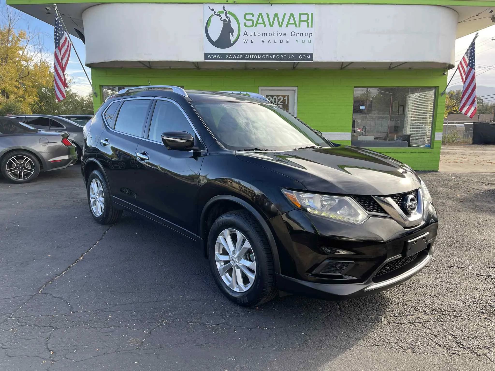 Used 2015 Nissan Rogue SV w/ SV Premium Package image 1