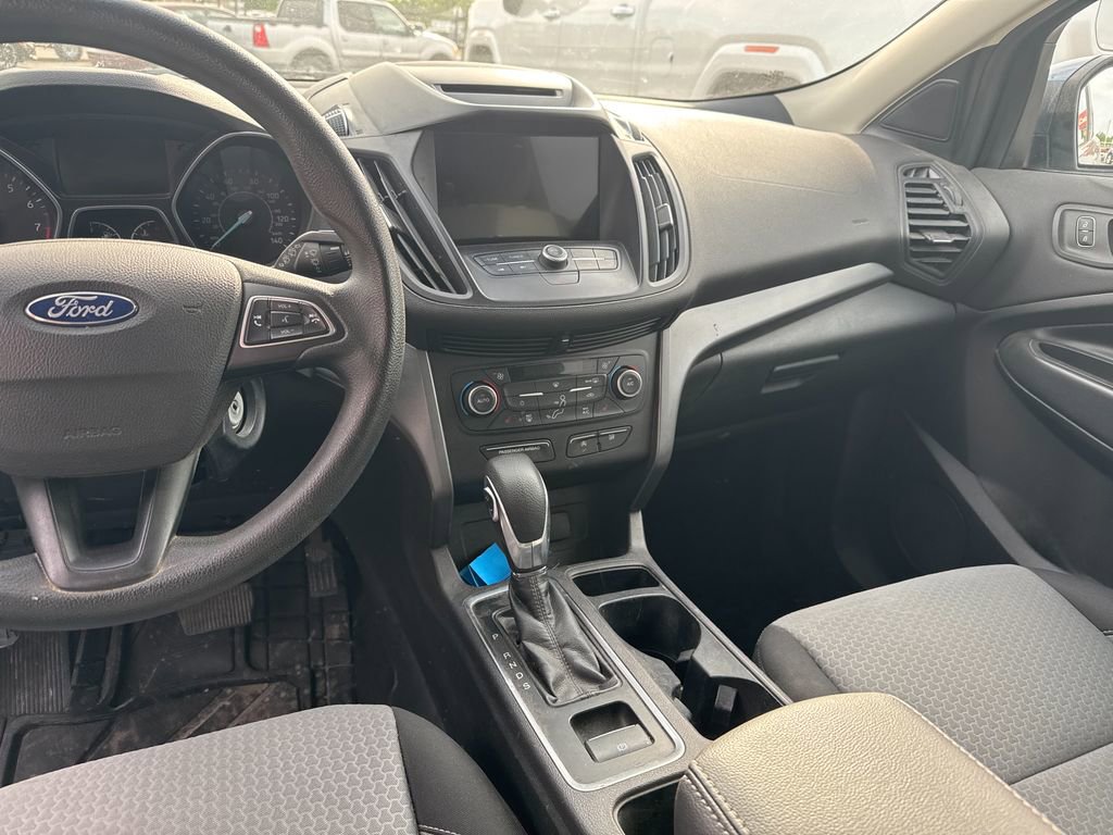Used 2018 Ford Escape SE w/ SE Sync 3 Package AWD/4WD image 5