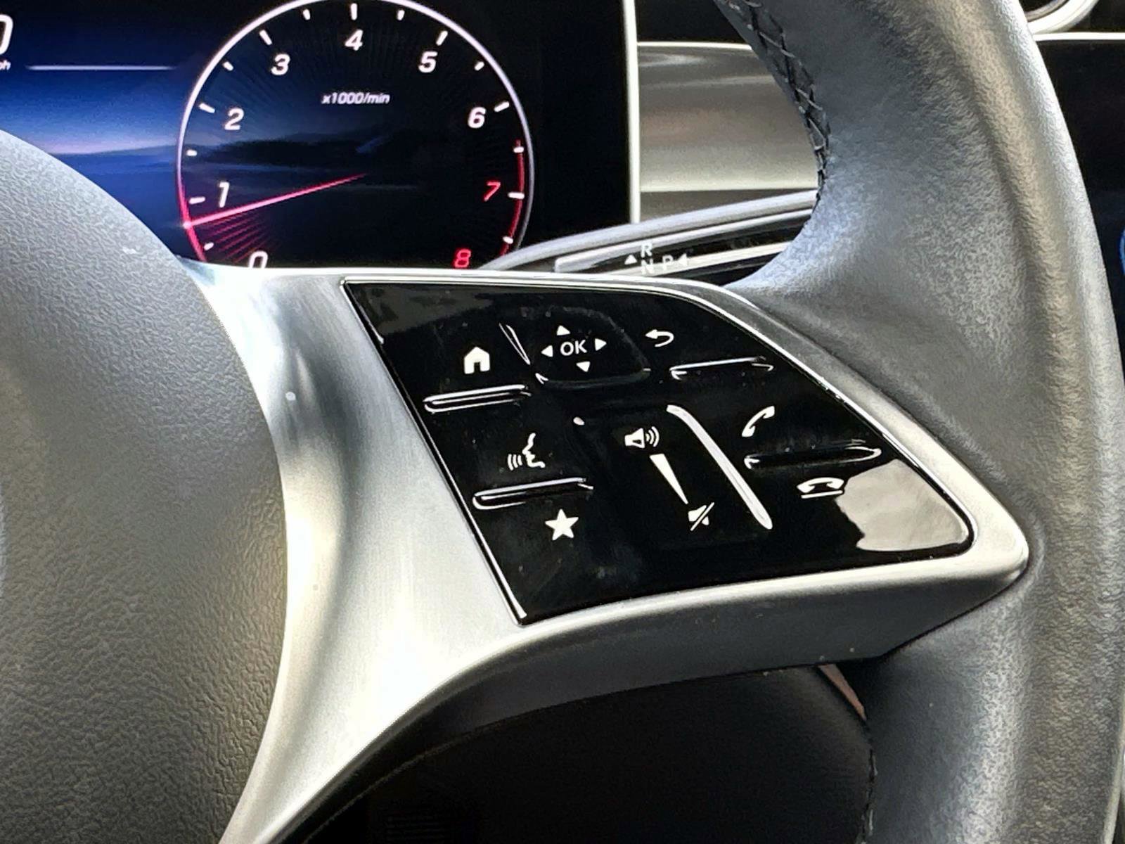 Used 2025 Mercedes-Benz GLC 300 image 31