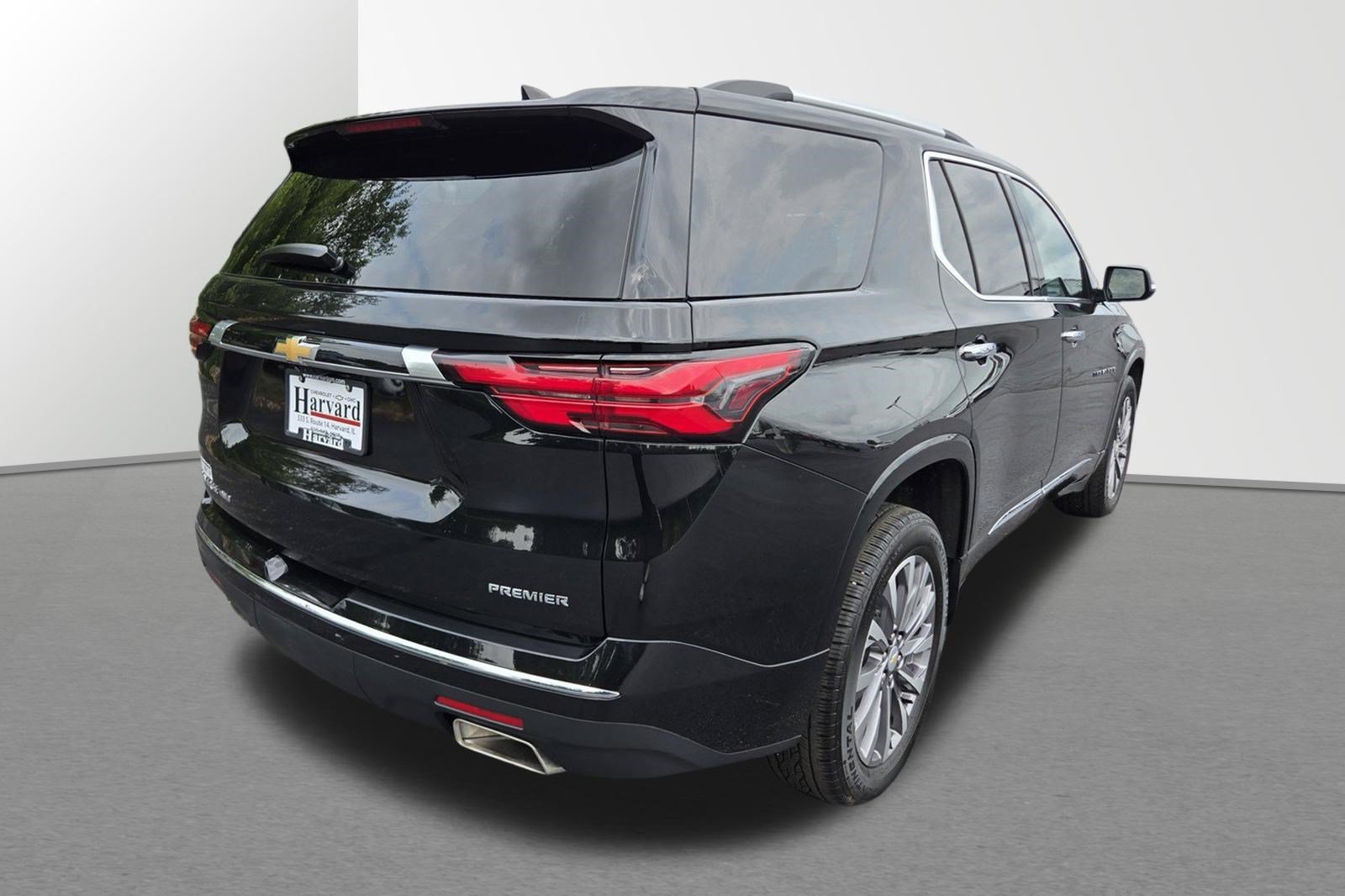Used 2023 Chevrolet Traverse Premier AWD/4WD image 4