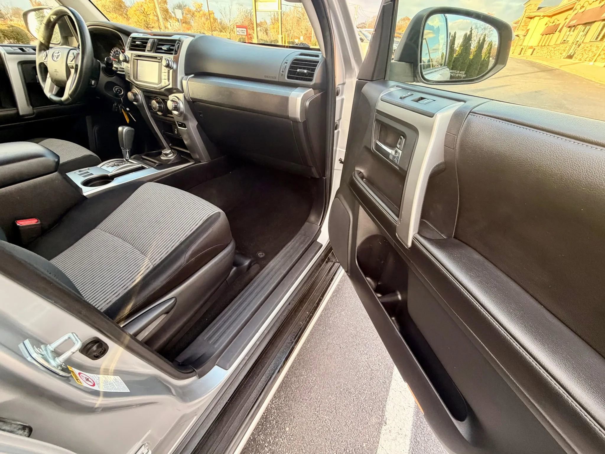 Used 2015 Toyota 4Runner 4WD image 10