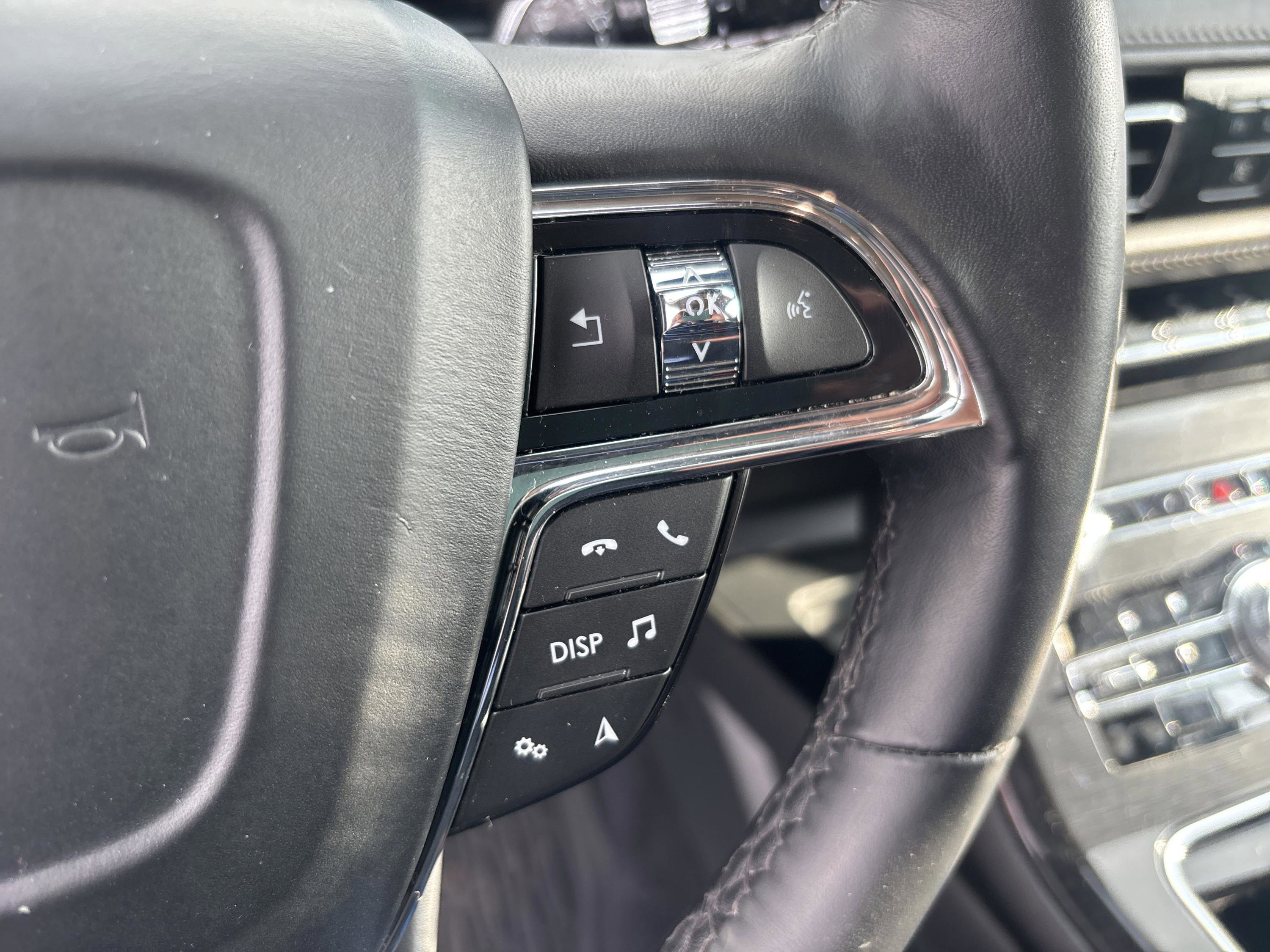 Used 2023 Lincoln Nautilus Reserve image 12