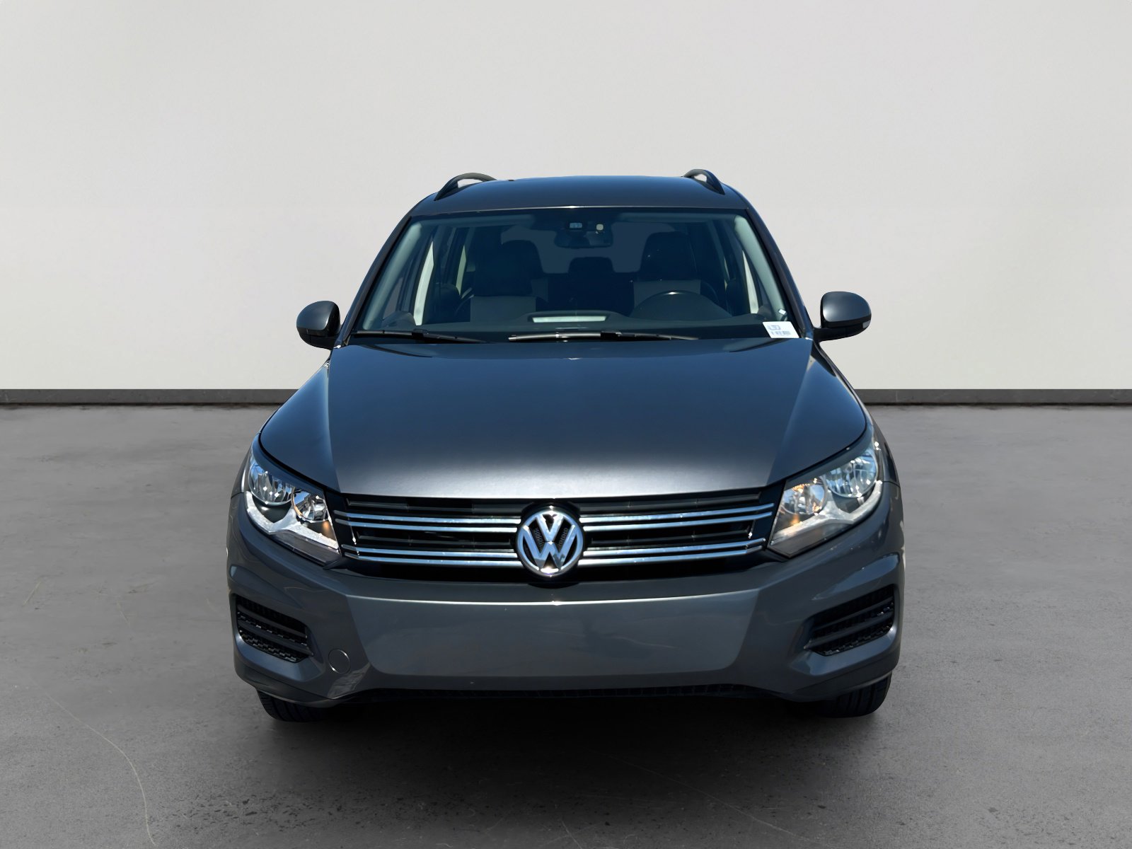 Used 2016 Volkswagen Tiguan S image 8
