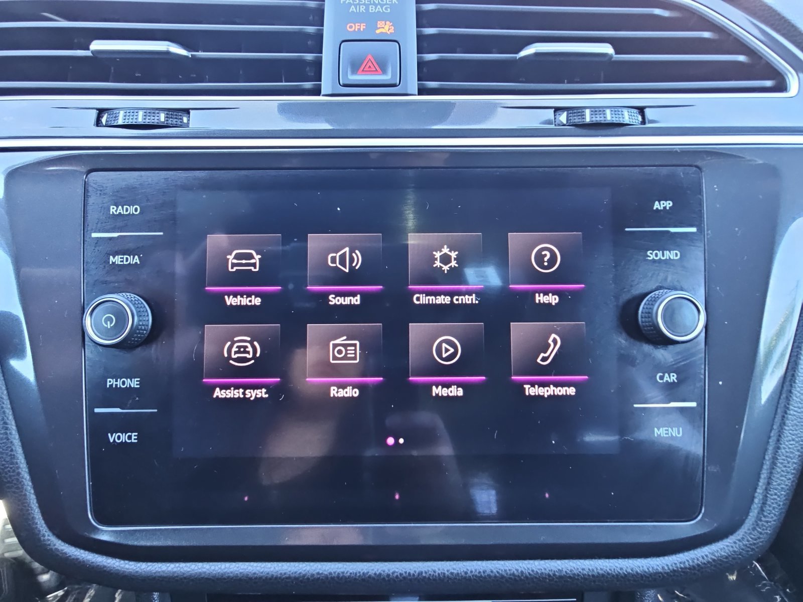 Certified 2024 Volkswagen Tiguan SE R-Line FWD image 23