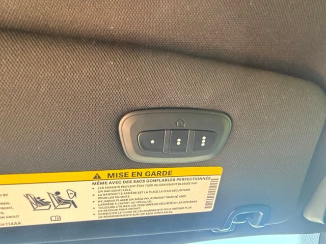 Used 2025 Chrysler Pacifica Limited w/ Uconnect Theater Family Group FWD image 26