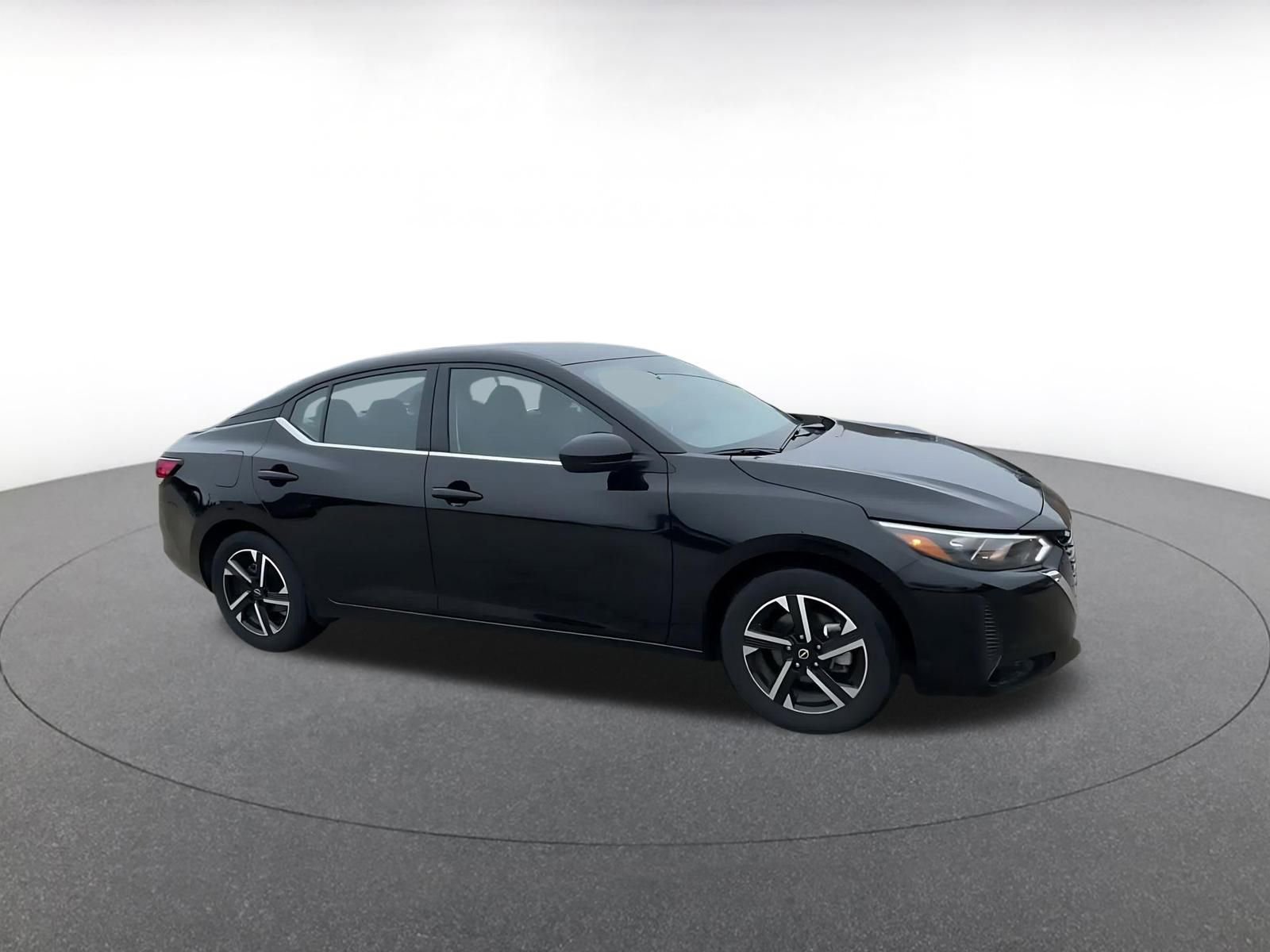 Used 2025 Nissan Sentra SV image 2