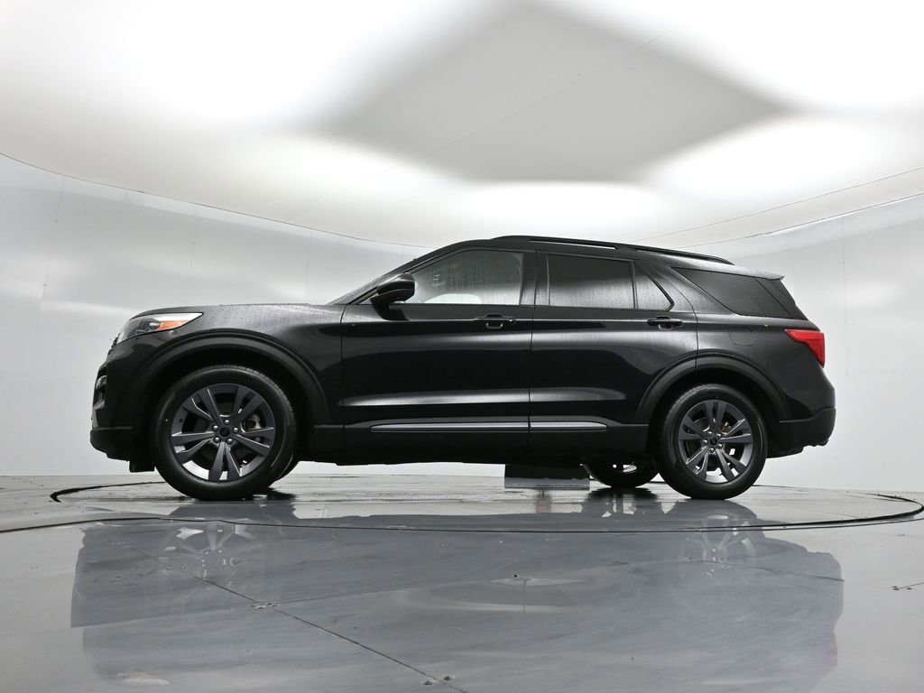 Certified 2022 Ford Explorer XLT w/ Equipment Group 202A image 57