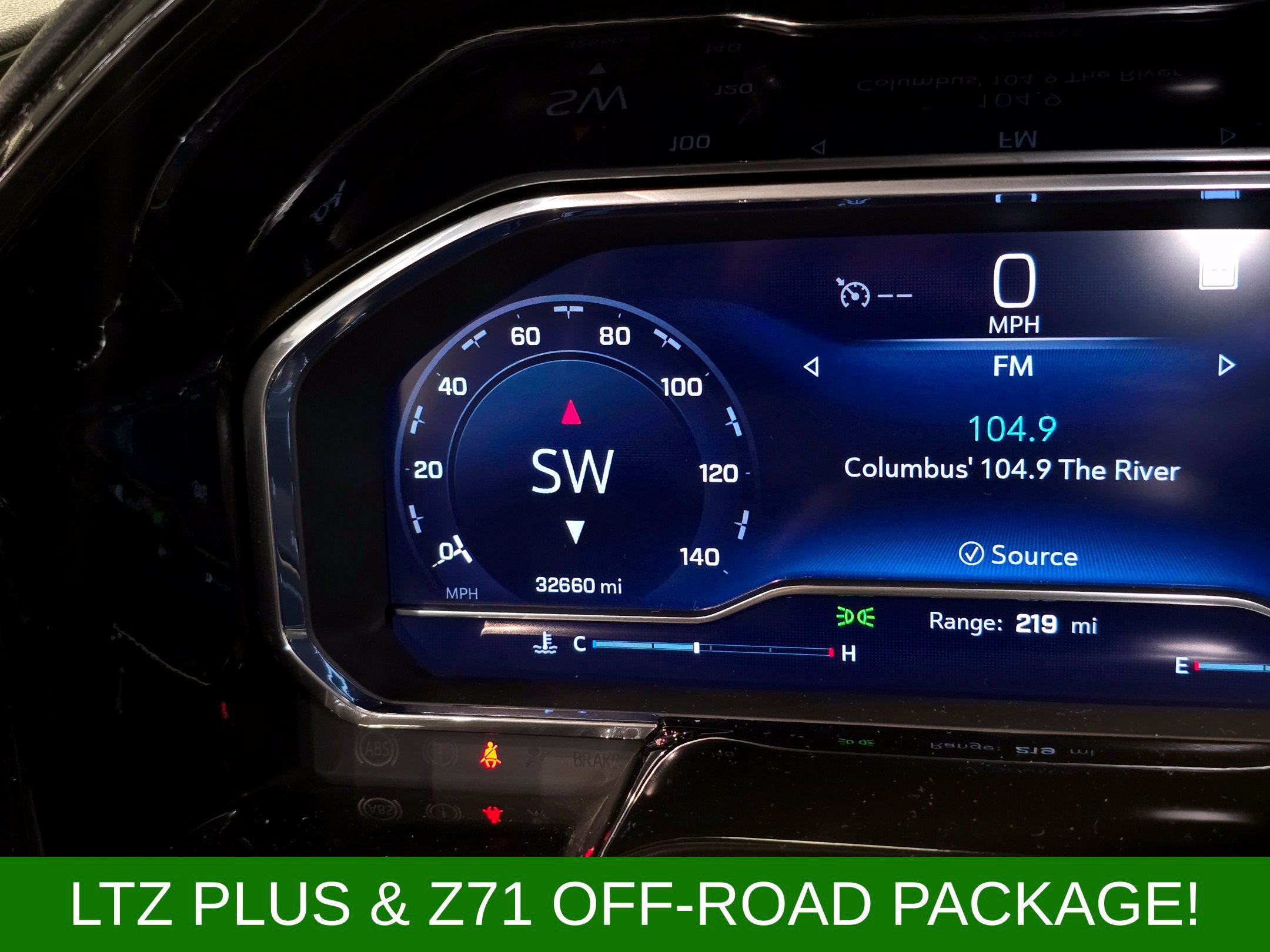 Used 2022 Chevrolet Silverado 1500 LTZ w/ Z71 Off-Road Package AWD/4WD image 15