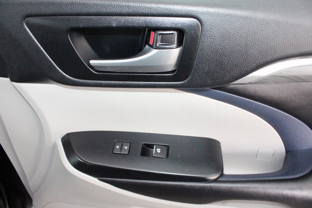 Certified 2018 Toyota Highlander Limited Platinum image 46