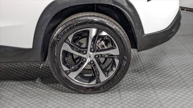 Used 2025 Chevrolet Trax RS w/ Sunroof Package FWD image 35