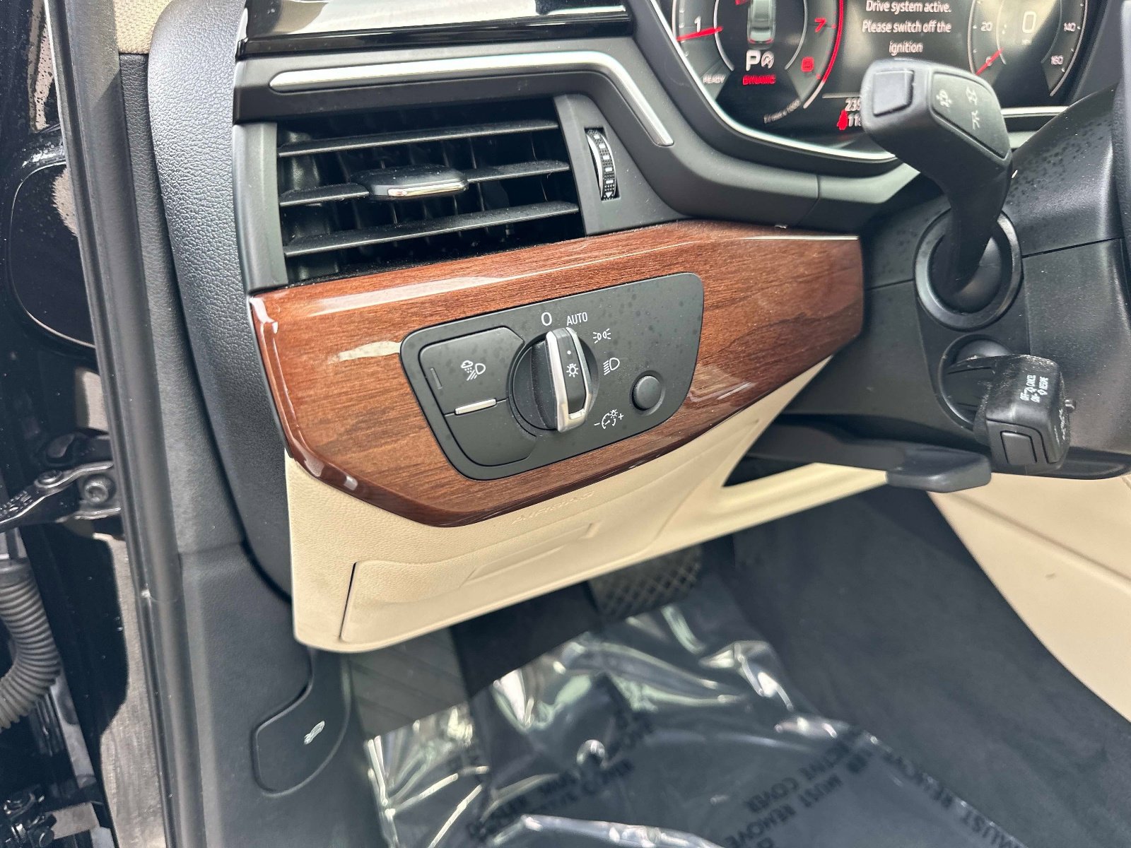 Used 2022 Audi A4 2.0T Premium Plus w/ Premium Plus Package image 21