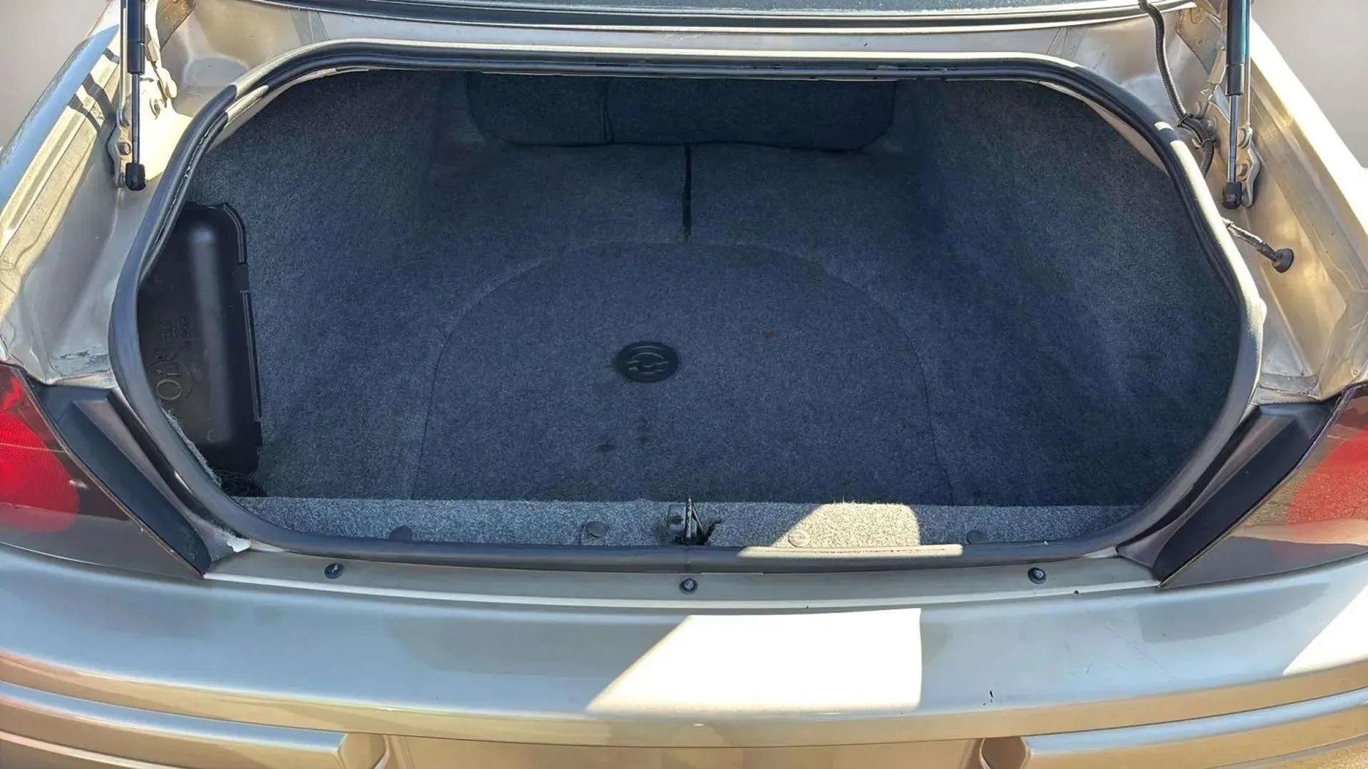 Used 2005 Chevrolet Impala LS w/ Preferred Equipment Group image 17