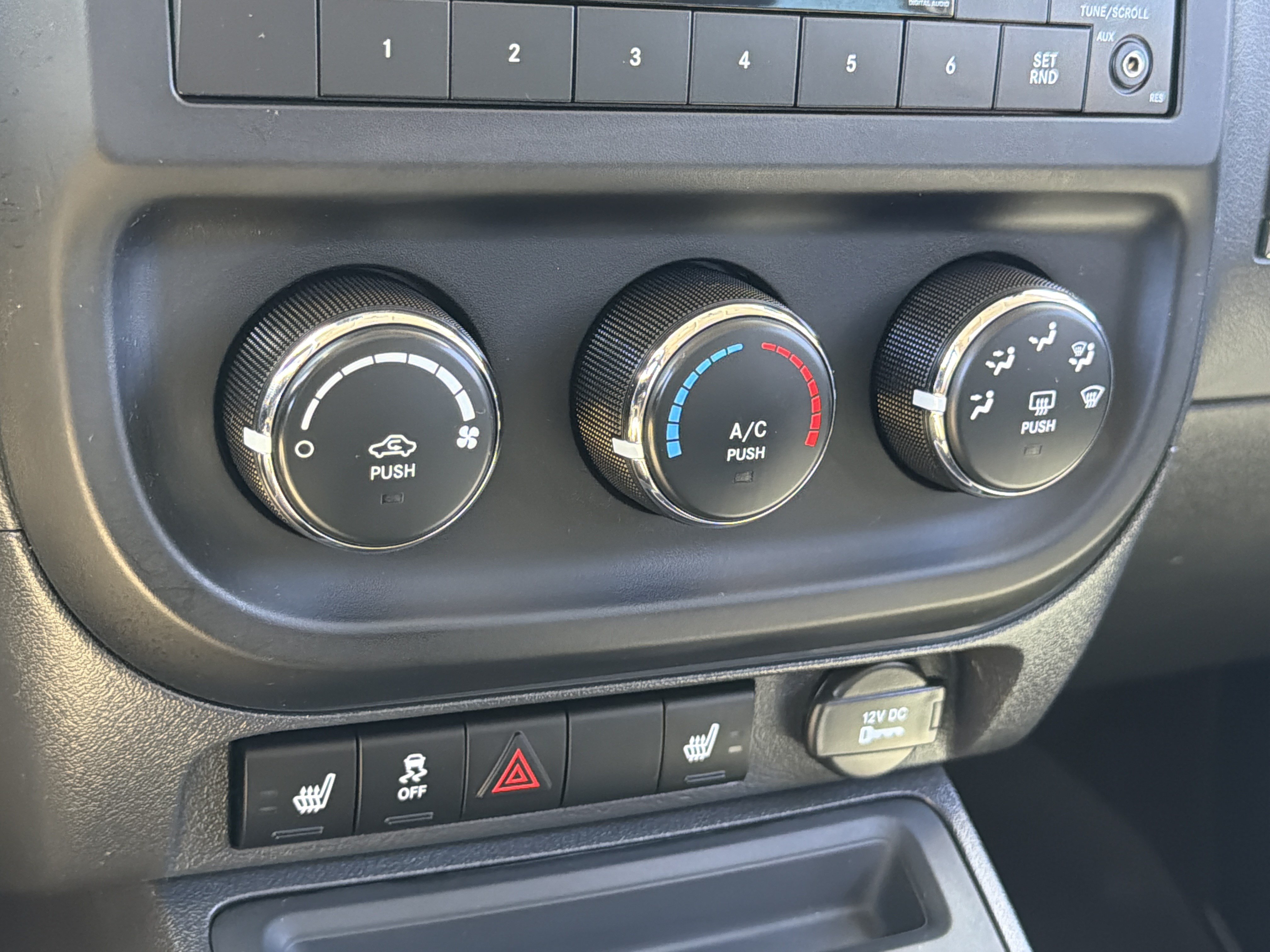 Used 2012 Jeep Patriot Latitude w/ Sun/Sound Group AWD/4WD image 22