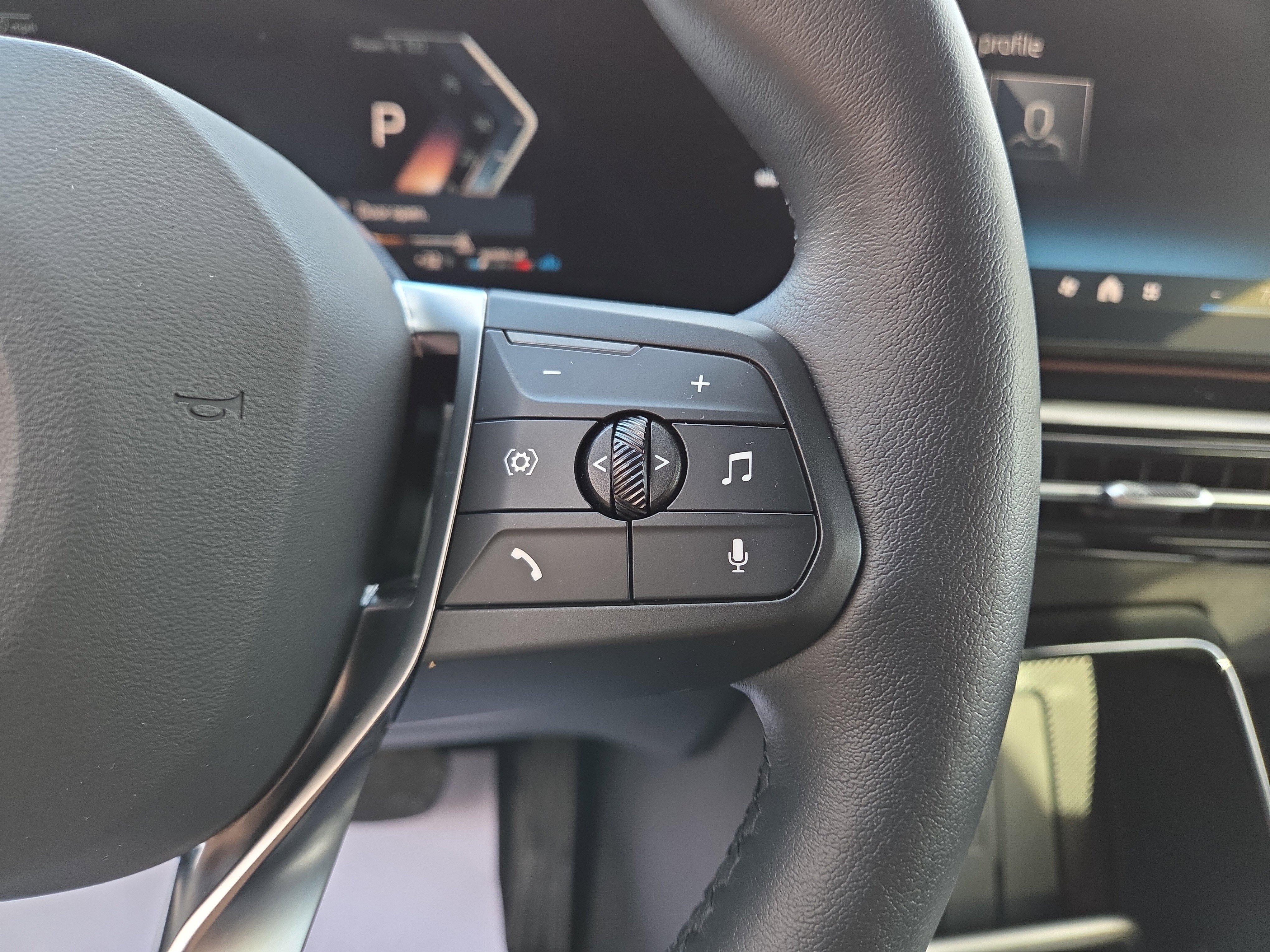 Used 2025 BMW X2 xDrive28i image 19