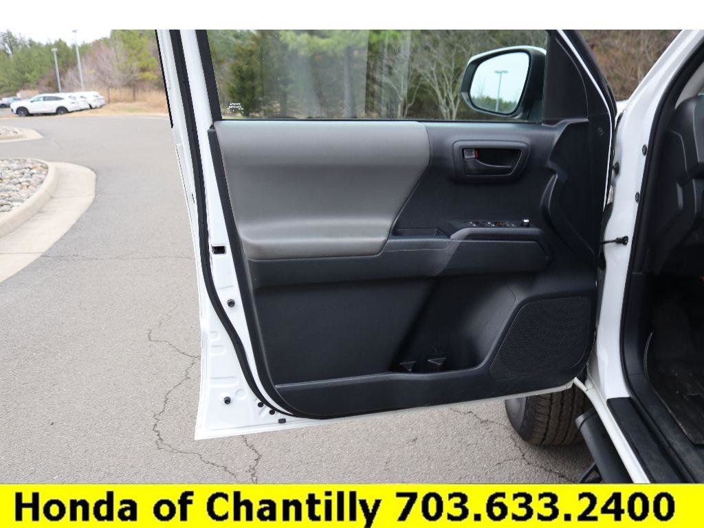 Used 2017 Toyota Tacoma SR image 18